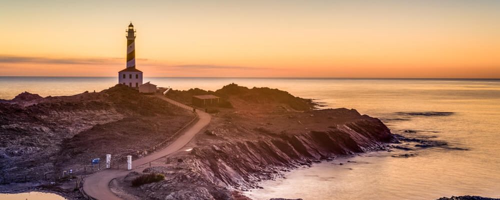 El faro de Favaritx y su puesta de sol