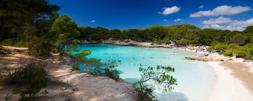 Cala Turqueta: una playa de Menorca ideal para ir con niños