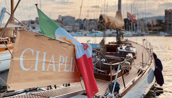 La barca a vela “Chaplin” della Marina Militare Italiana può essere visitata a Mahón questo fine settimana