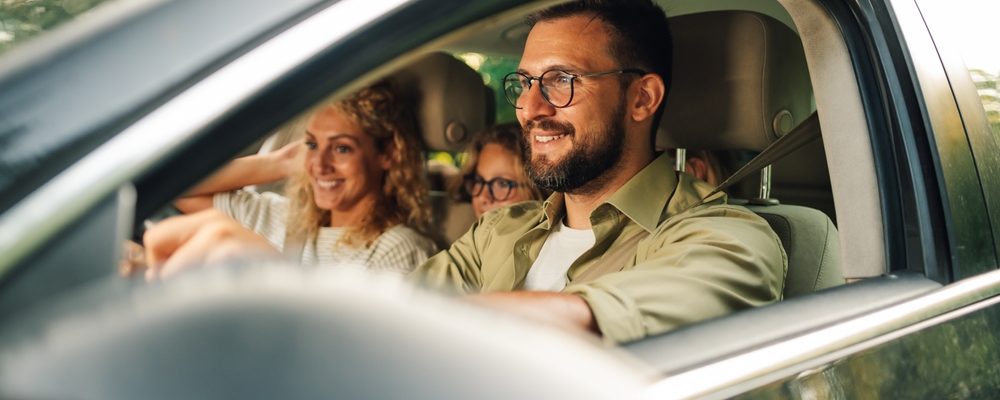 Cómo preparar el coche y los neumáticos para un viaje seguro en 2025